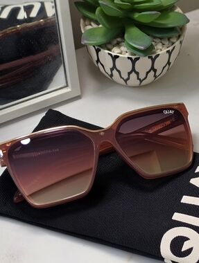 QUAY Level Up Sunglasses Milky Rose Frame Navy Rose Lenses Gold Brow Bar Square